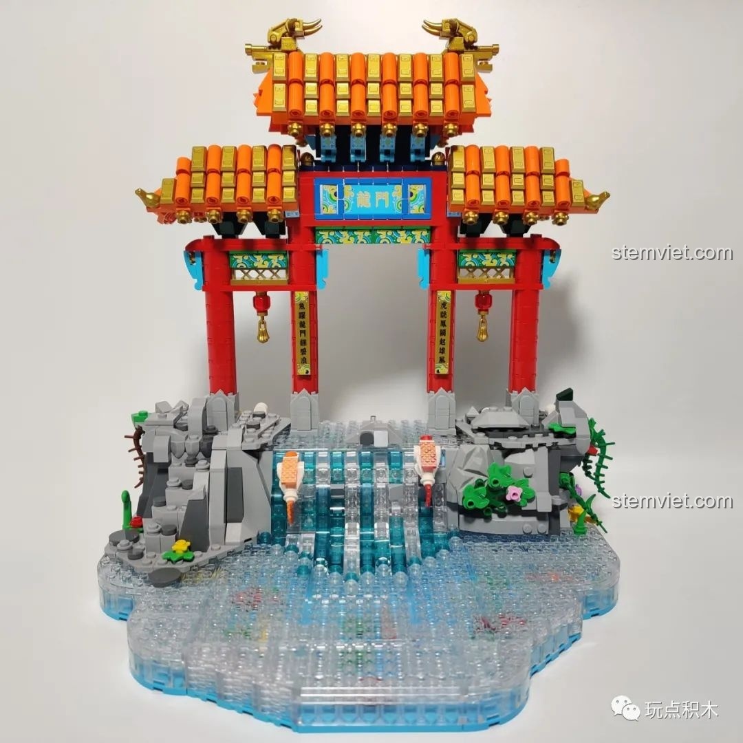 Nội dung túi số 4 của bộ lắp ghép Cá Chép Hóa Rồng Pantasy 18001, chứa các mảnh ghép cây xanh và hoa.