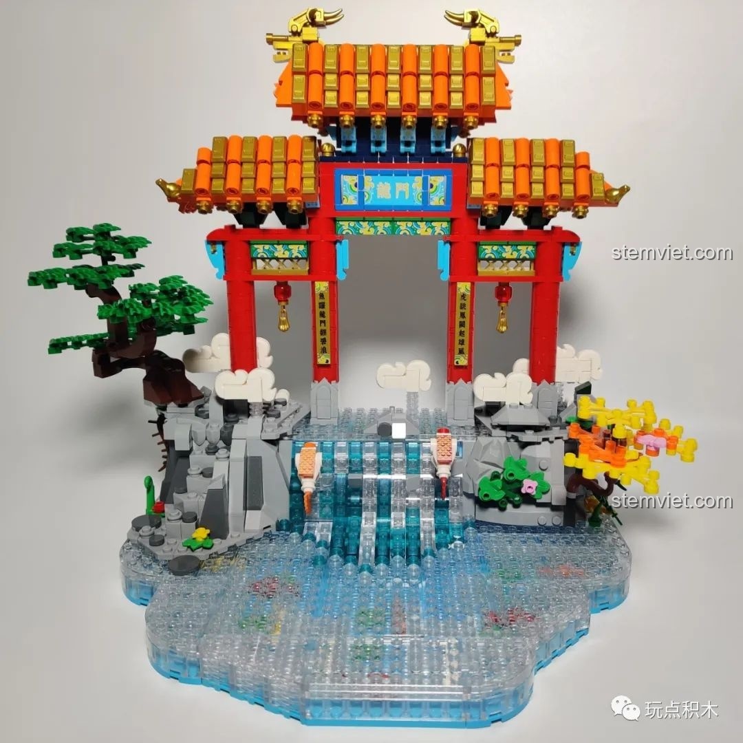 Nội dung túi số 5 của bộ lắp ghép Cá Chép Hóa Rồng Pantasy 18001, chứa các mảnh ghép lá sen và trong suốt.