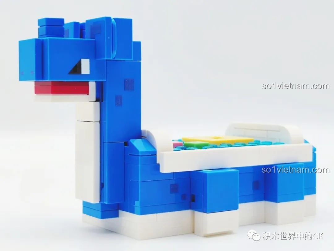 Cận cảnh Lapras từ góc nghiêng, thể hiện sự vững chãi của mô hình Hồ bơi Lapras trong bộ lắp ghép QMAN 73014 Pokémon.