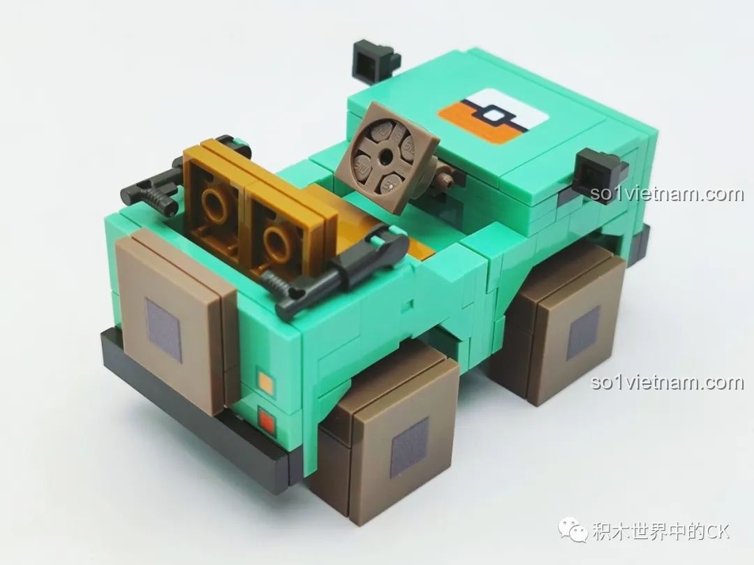 Mặt sau Xe bóng Pokémon với biểu tượng Poké Ball đặc trưng, thể hiện đúng chất Pokémon của bộ lắp ghép QMAN 73014.