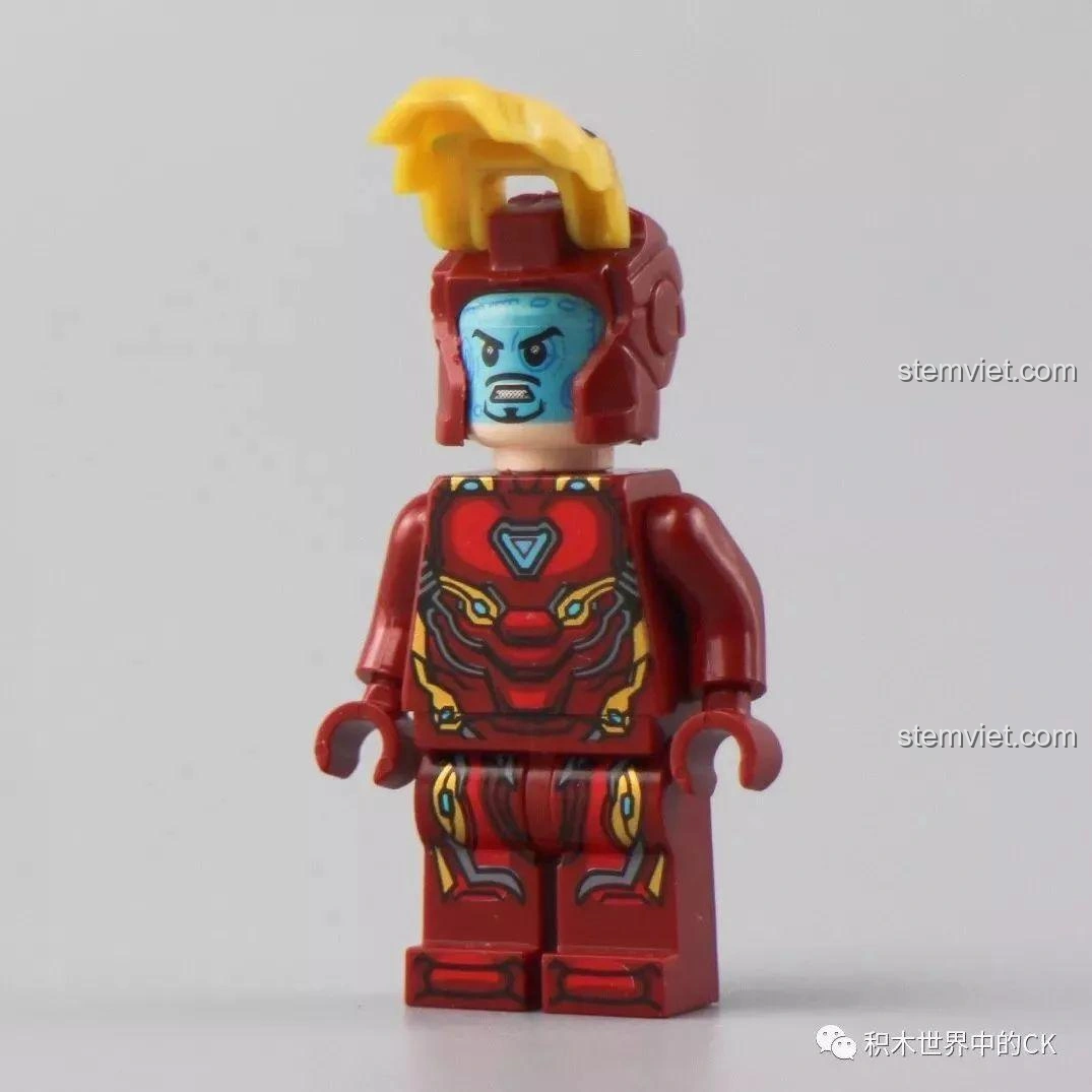 Mô hình Hulkbuster SX 4009 đã lắp ráp hoàn chỉnh, nhìn từ phía bên cạnh.