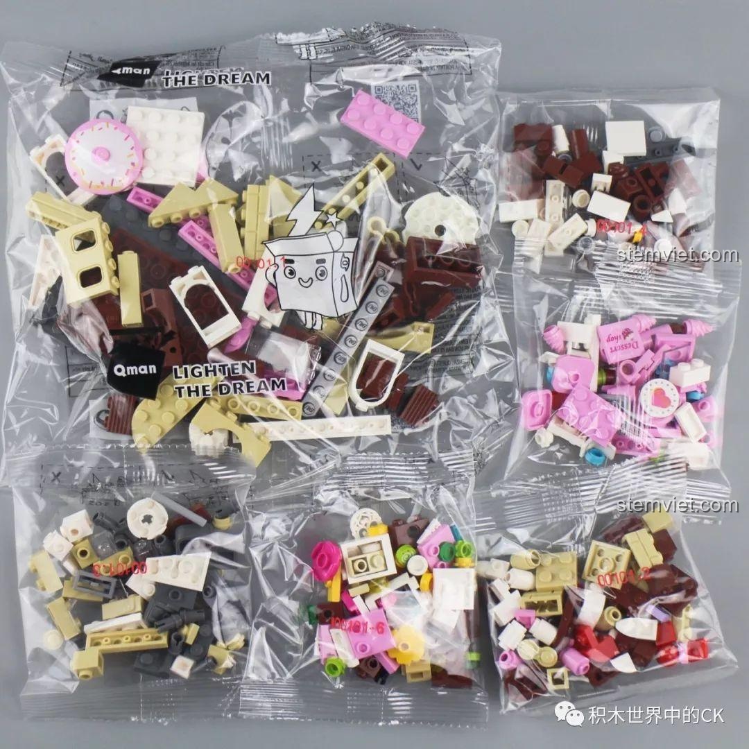 Các túi mảnh ghép của bộ đồ chơi lắp ráp Keepplay C0101 Honey Sweet Dessert House được đóng gói riêng biệt, tiện lợi cho việc lắp ráp.