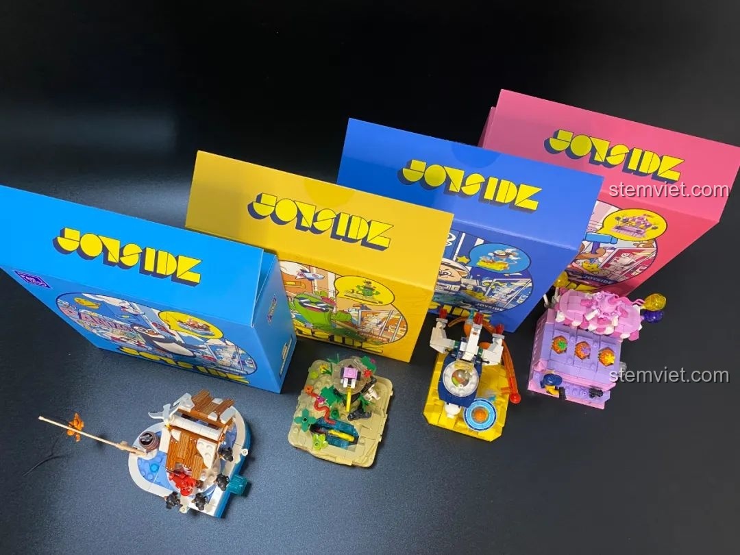 Bốn bộ lắp ráp Pantasy Joyside 61001, 61002, 61003, 61004 được sắp xếp thành một hàng, thể hiện sự đồng bộ của series.