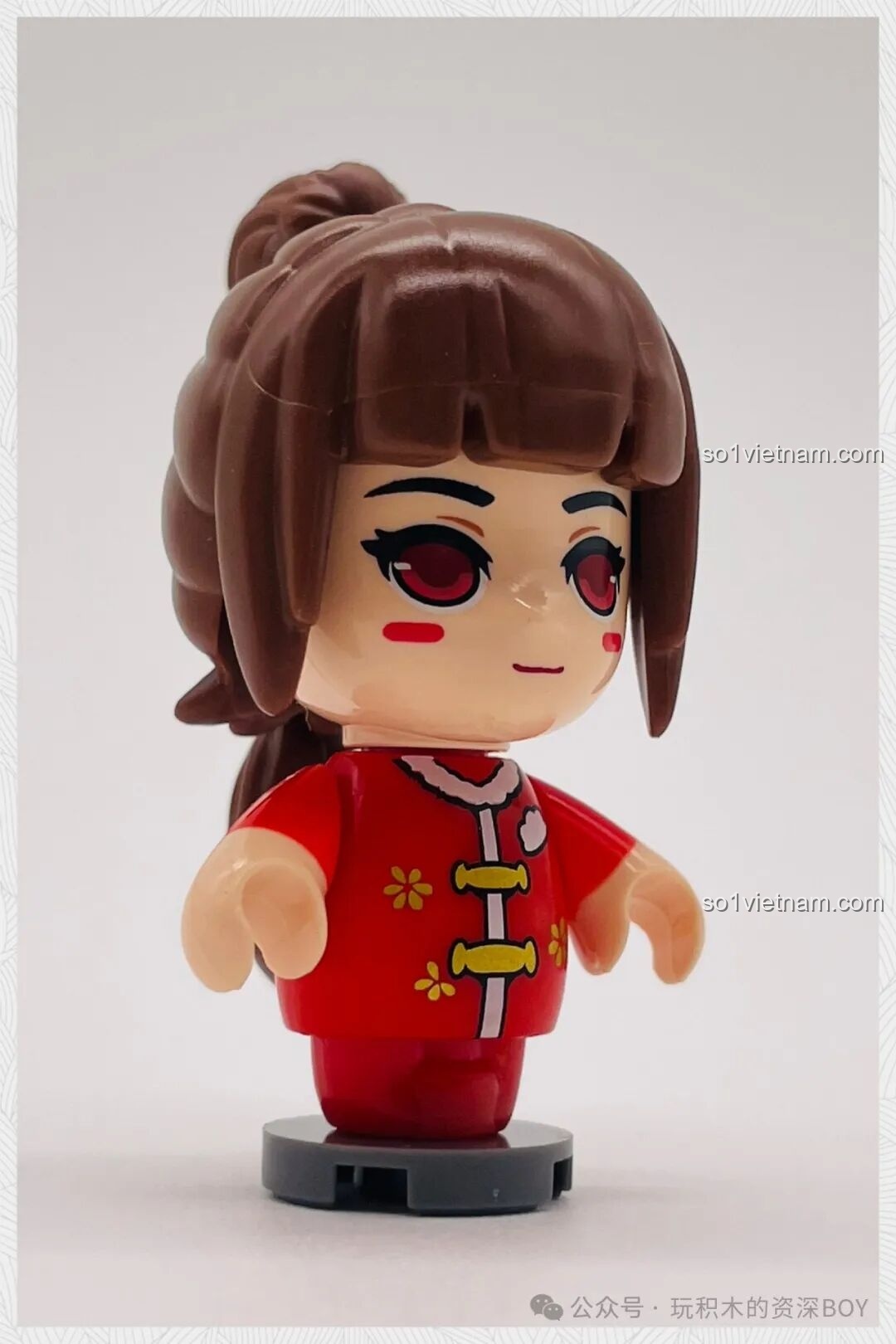 Chi tiết hoa trang trí trên bộ lắp ráp Tiệm Bánh Bao Hương Cảng