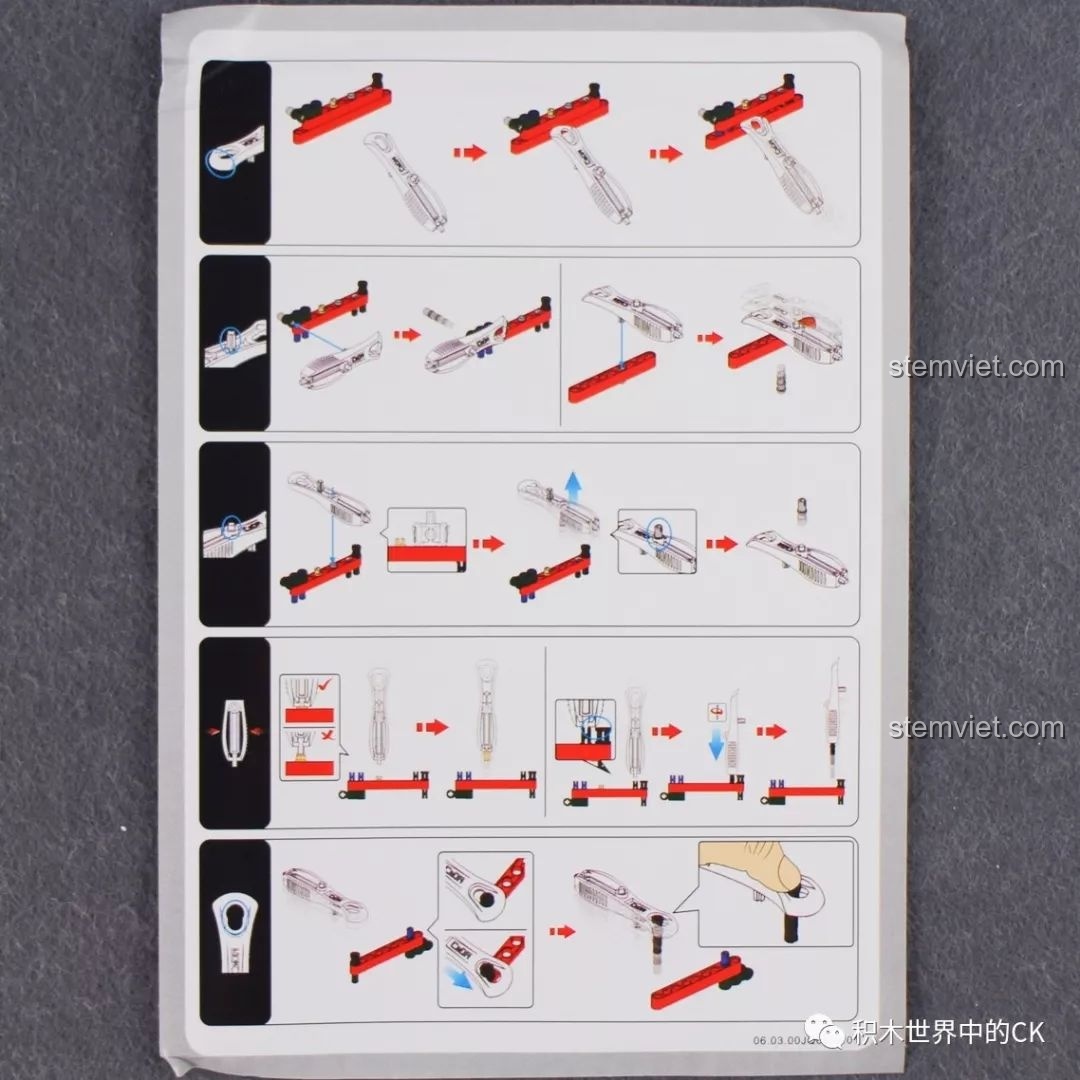 Hướng dẫn chi tiết cách sử dụng dụng cụ tháo lắp mảnh ghép mới đi kèm bộ CaDA C61010 Súng trường Mauser 98K, giúp việc lắp ráp dễ dàng hơn.
