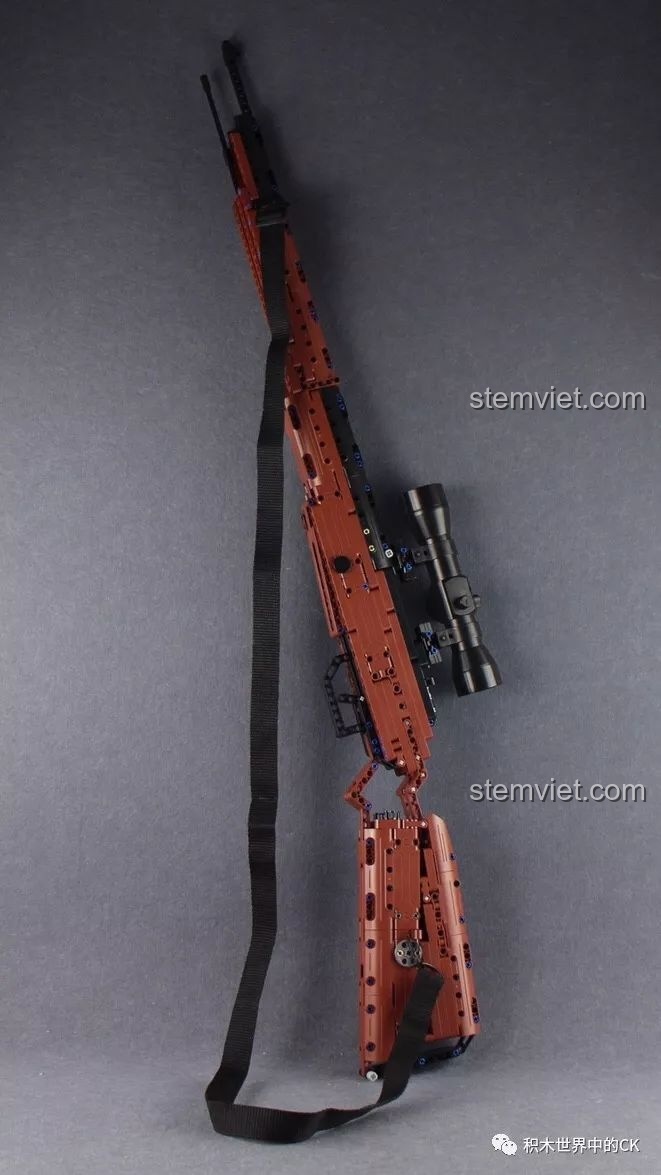 Khoang chứa đạn xốp được tích hợp thông minh trong báng súng của bộ CaDA C61010 Súng trường Mauser 98K, tiện lợi khi chơi.