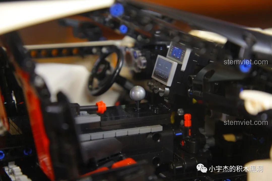 Ảnh 85 của bộ lắp ráp CaDA 8882 Mô hình Nissan GTR, góc chéo phía sau. Đánh giá CaDA 8882 Mô hình Nissan GTR.