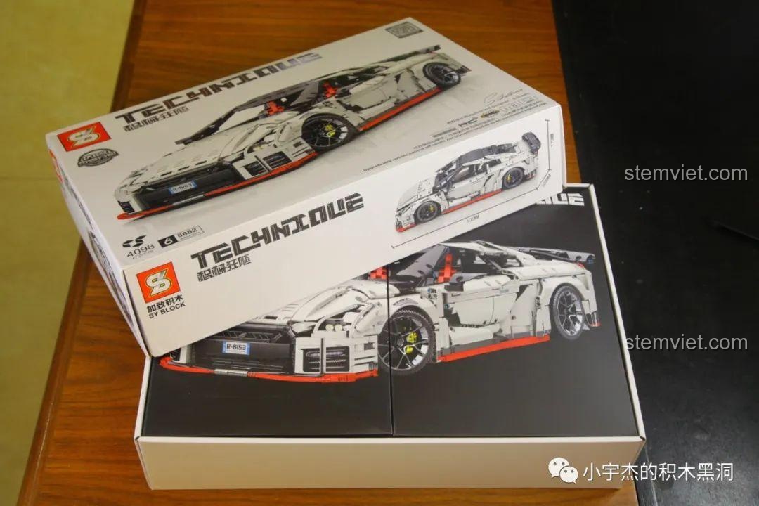 Ảnh 10 của bộ lắp ráp CaDA 8882 Mô hình Nissan GTR, thiết kế hộp天地盖 với hai hộp nhỏ. Đánh giá CaDA 8882 Mô hình Nissan GTR.