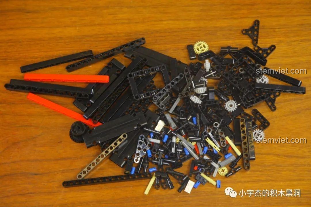 Ảnh 39 của bộ lắp ráp CaDA 8882 Mô hình Nissan GTR, các mảnh ghép bước 3 được đổ ra. Đánh giá CaDA 8882 Mô hình Nissan GTR.