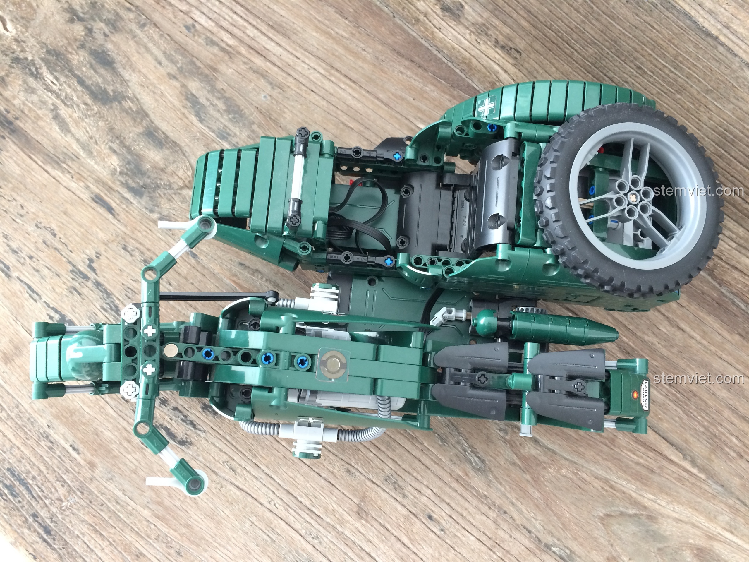 Mô tô quân sự Thế chiến II CaDA C51021, nhìn từ phía dưới