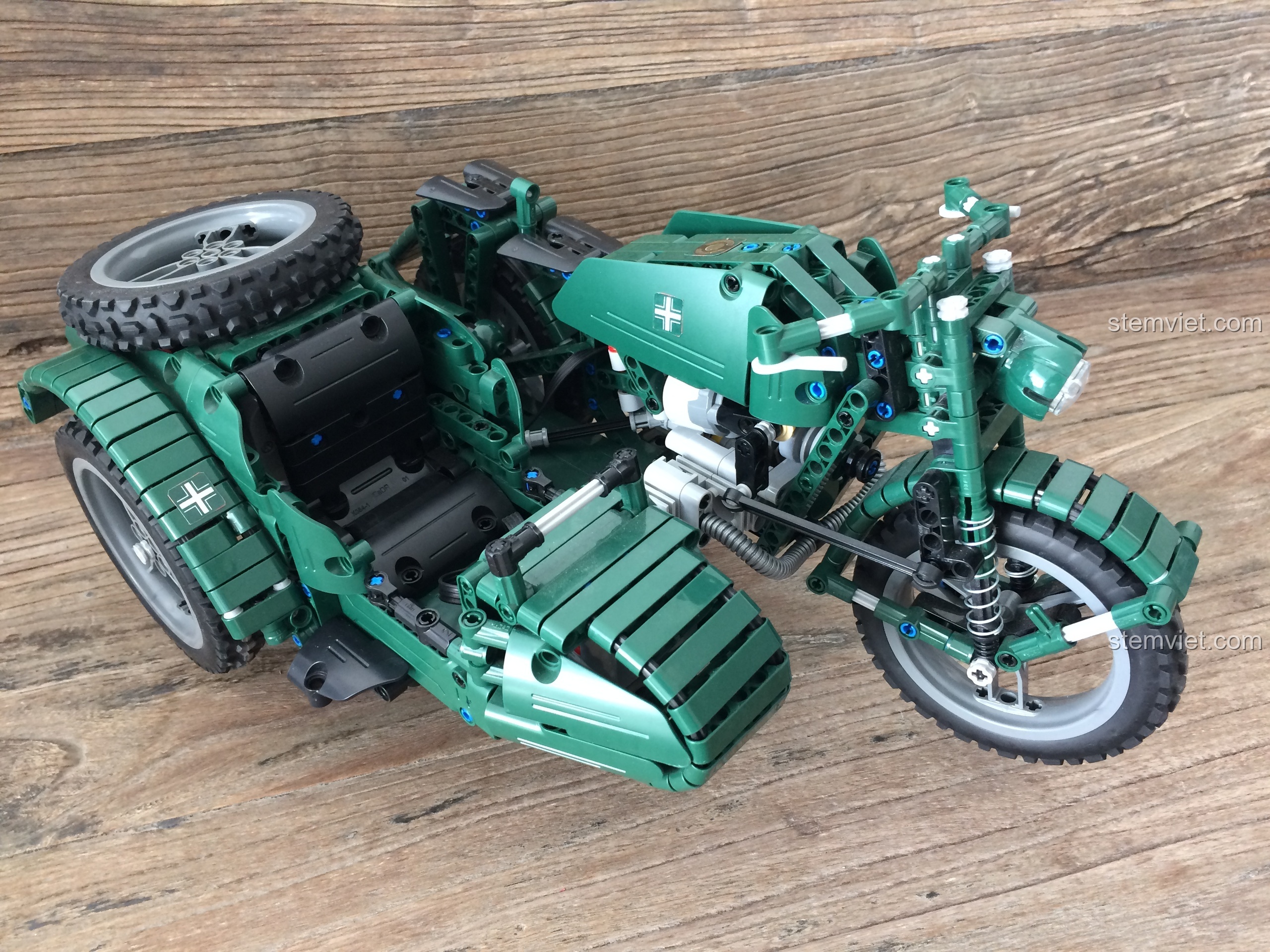 Mô tô quân sự Thế chiến II CaDA C51021, nhìn từ phía trên bên trái