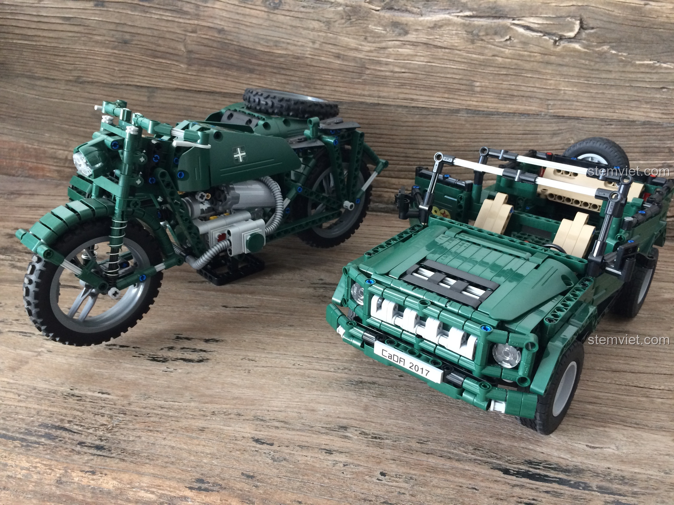 Mô tô quân sự Thế chiến II CaDA C51021 và xe jeep quân sự CaDA