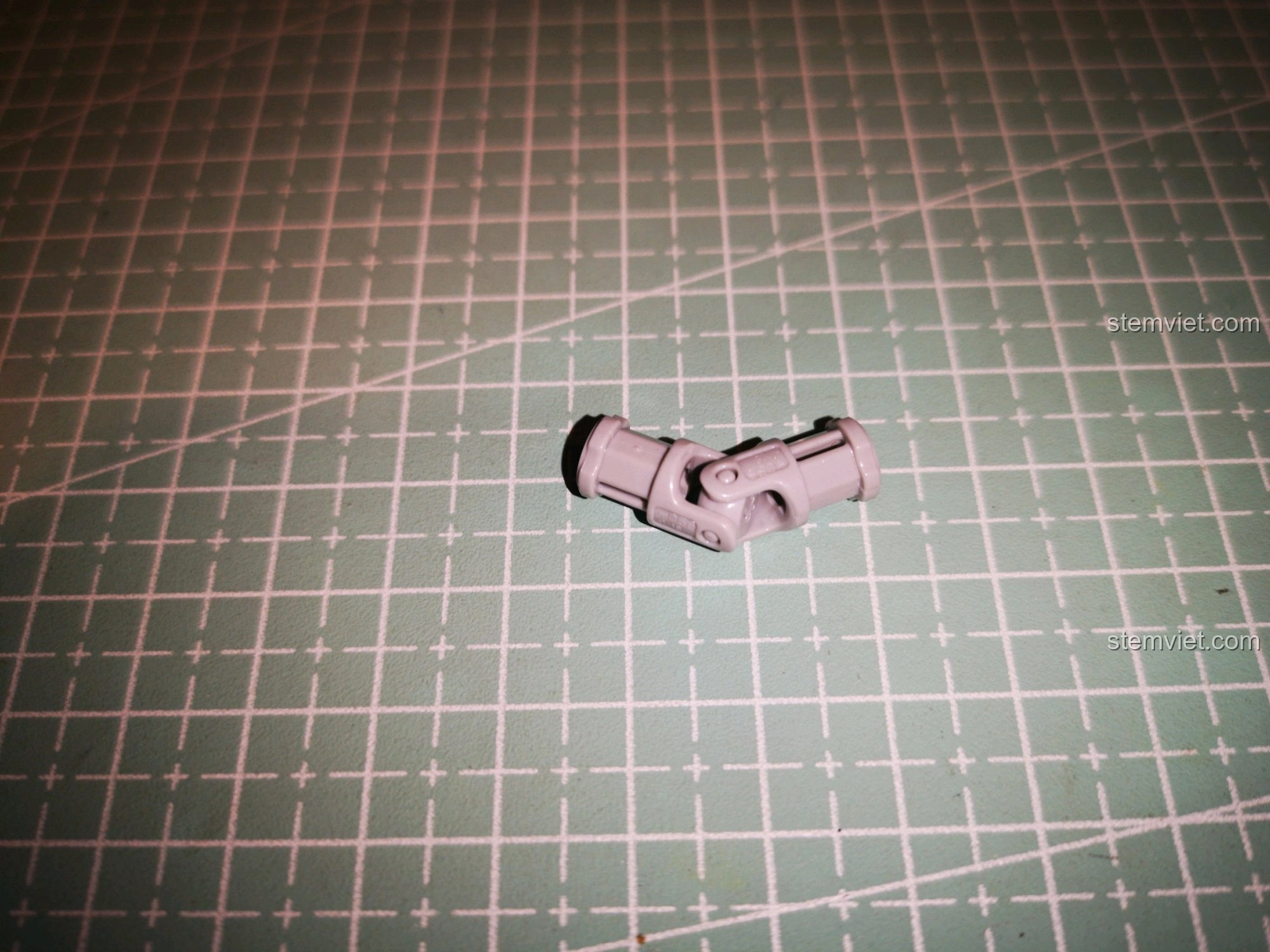 Trang hướng dẫn lắp đặt động cơ L cho xe CaDA C51041, chi tiết từng bước để đảm bảo hoạt động chính xác.