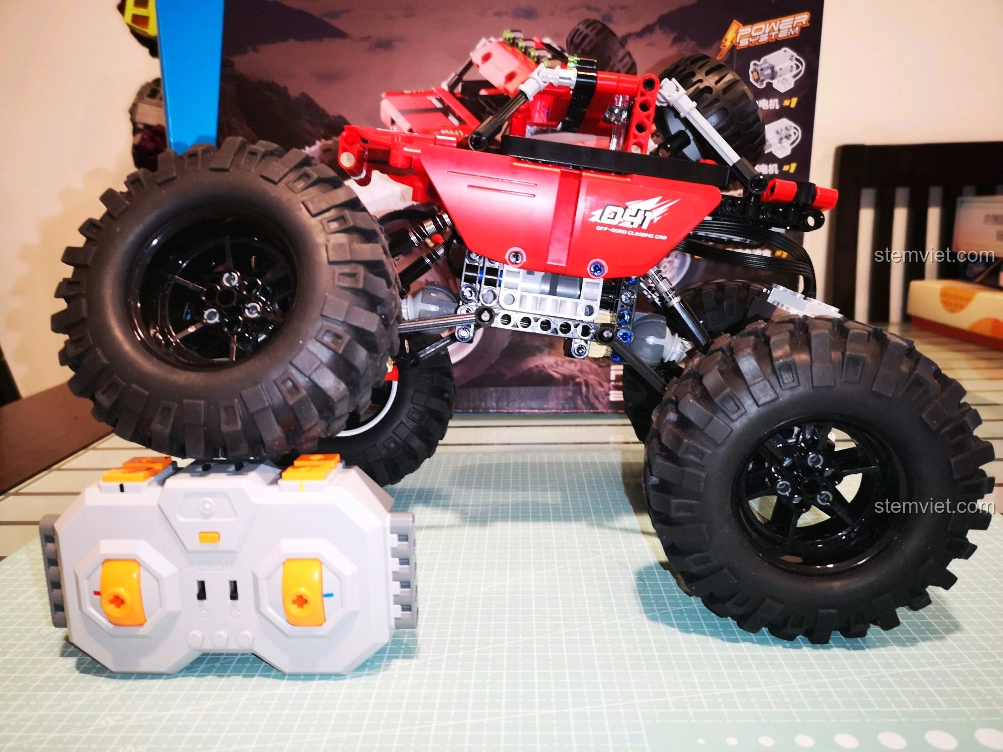 Xe CaDA C51041 với khả năng vặn mình ấn tượng, sẵn sàng vượt mọi địa hình khó khăn.