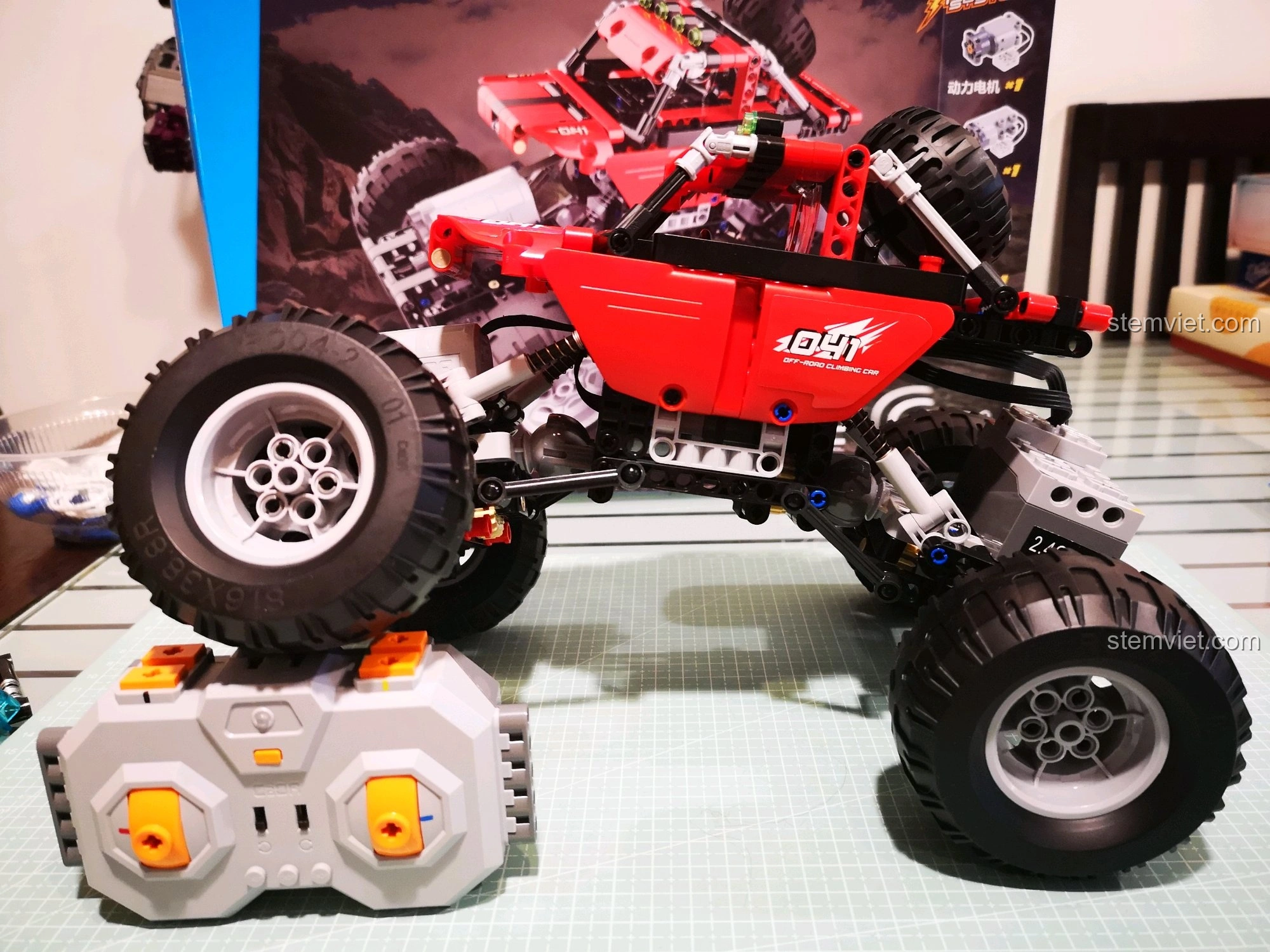 Xe CaDA C51041 với khả năng vặn mình ấn tượng, sẵn sàng vượt mọi địa hình khó khăn.