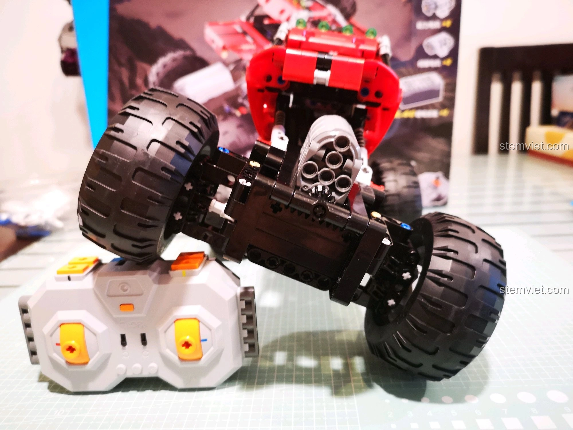 Xe CaDA C51041 với khả năng vặn mình ấn tượng, sẵn sàng vượt mọi địa hình khó khăn.