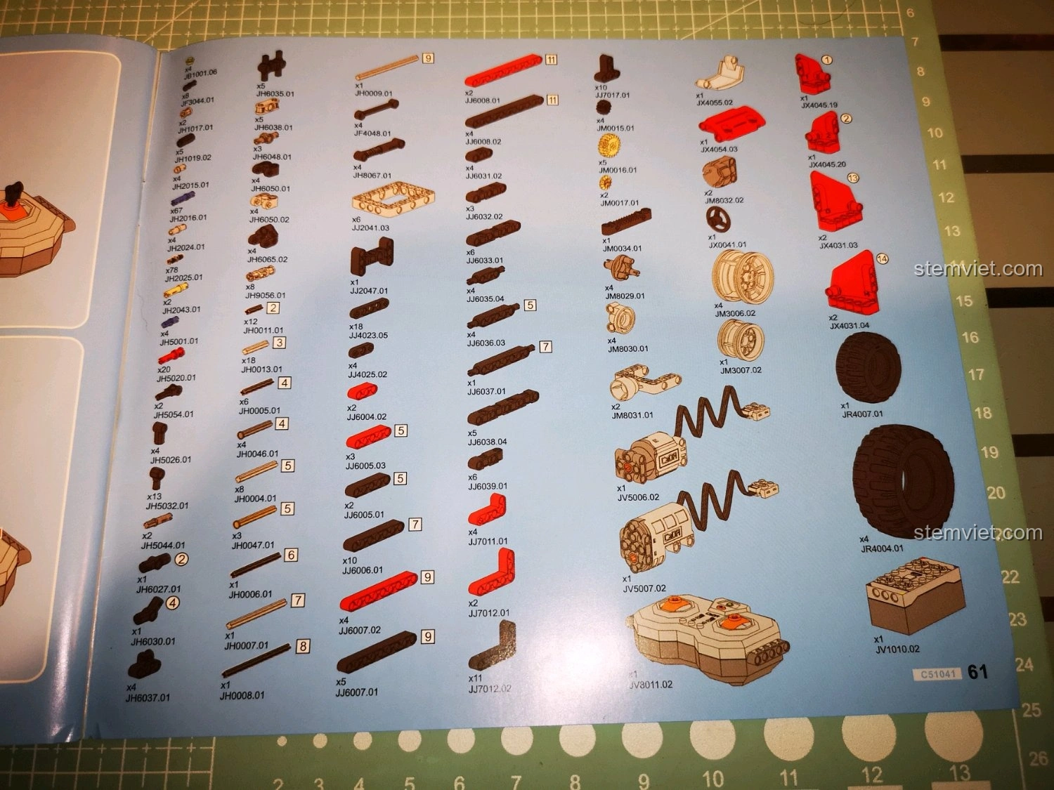 Xe CaDA C51041 với khả năng vặn mình ấn tượng, sẵn sàng vượt mọi địa hình khó khăn.