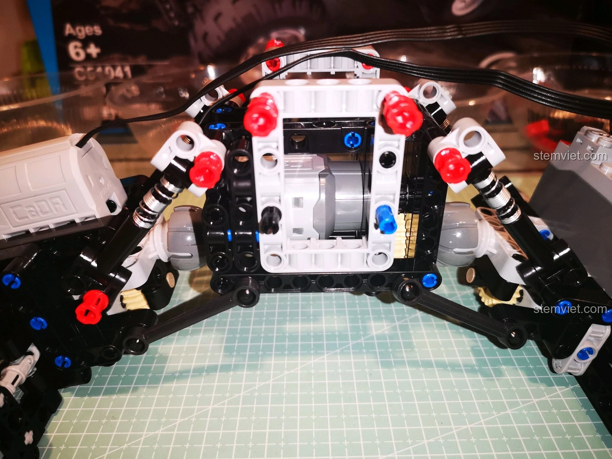 Khả năng vặn mình tối đa của hệ thống treo CaDA C51041, giúp xe vượt qua địa hình khó khăn và giữ ổn định.