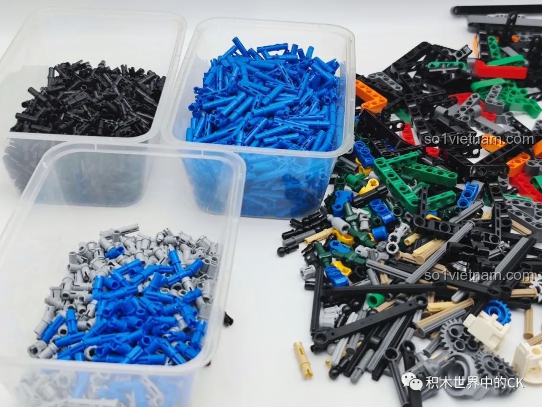 Các mảnh ghép được phân loại vào hộp nhỏ, giúp quá trình lắp ráp CaDA C56031 dễ dàng hơn.