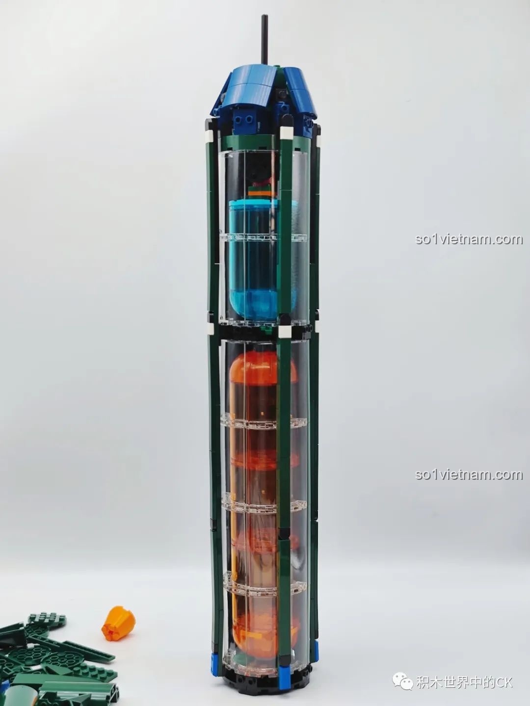 Mô hình tên lửa đạn đạo DF-21D của CaDA C56031 đã hoàn thành, với các chi tiết sắc nét.