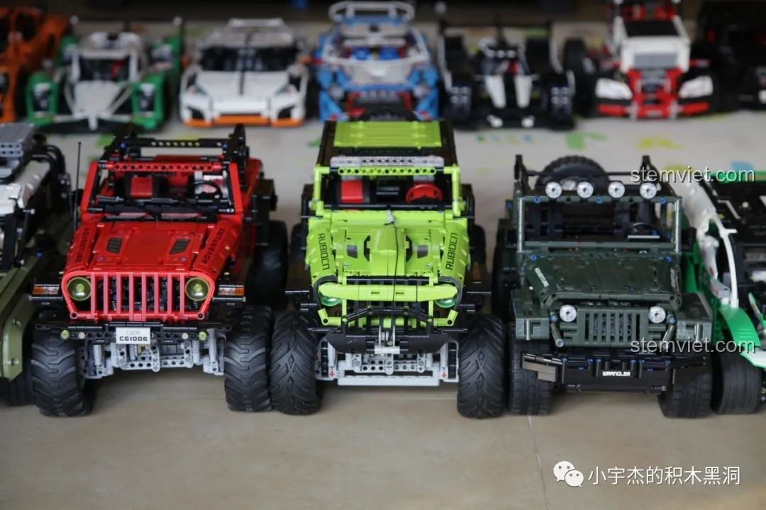 Bộ sưu tập các mô hình xe địa hình CaDA và các hãng khác, bao gồm CaDA C61006 Jeep Wrangler Rubicon.