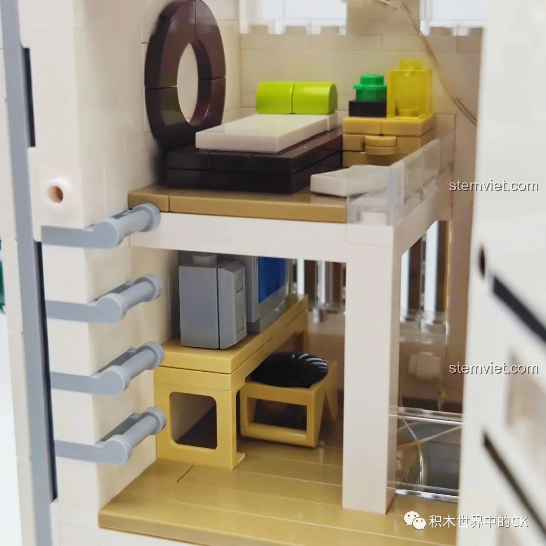 Mô hình đồ chơi CaDA C66006 Nhà Bánh Bao Nhật Bản được kết hợp với một tòa nhà khác, tạo thành dãy phố liền kề.