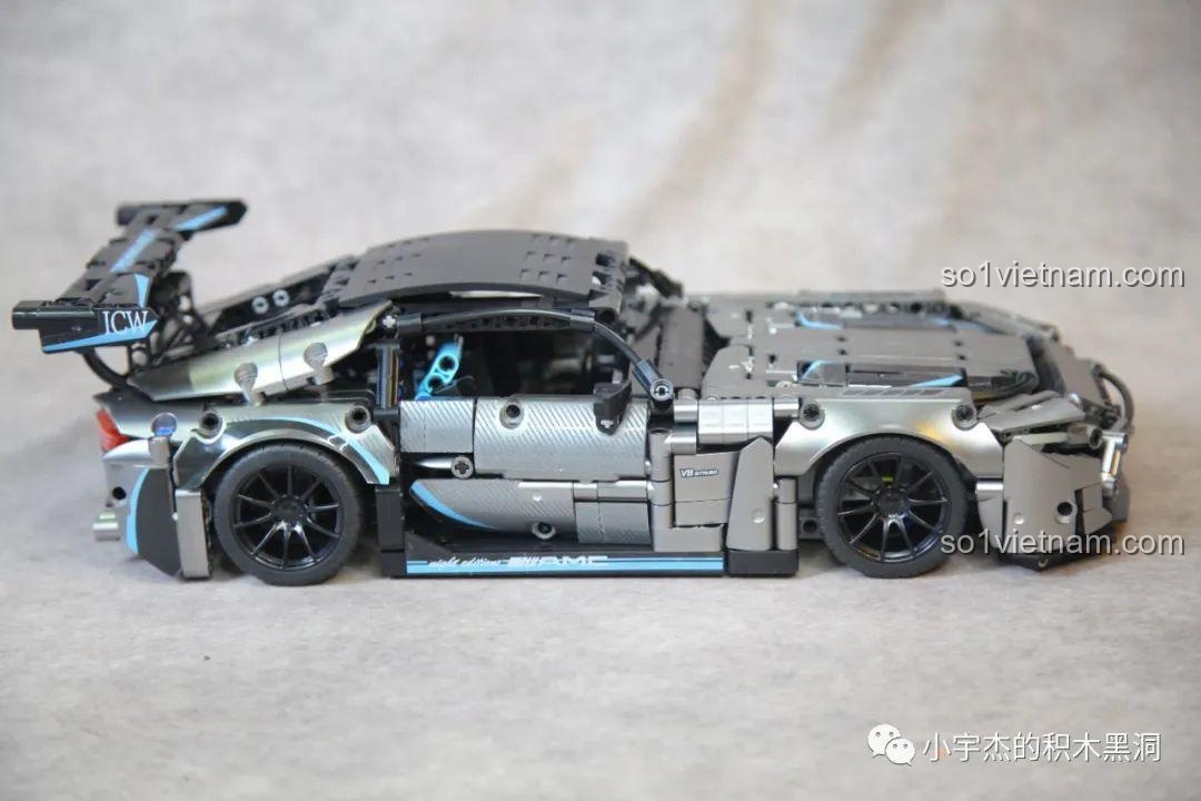 Review chi tiết mô hình MJ Blocks 8620A Silver Demon với góc nhìn từ trên cao, khoe nắp capo và mui xe.