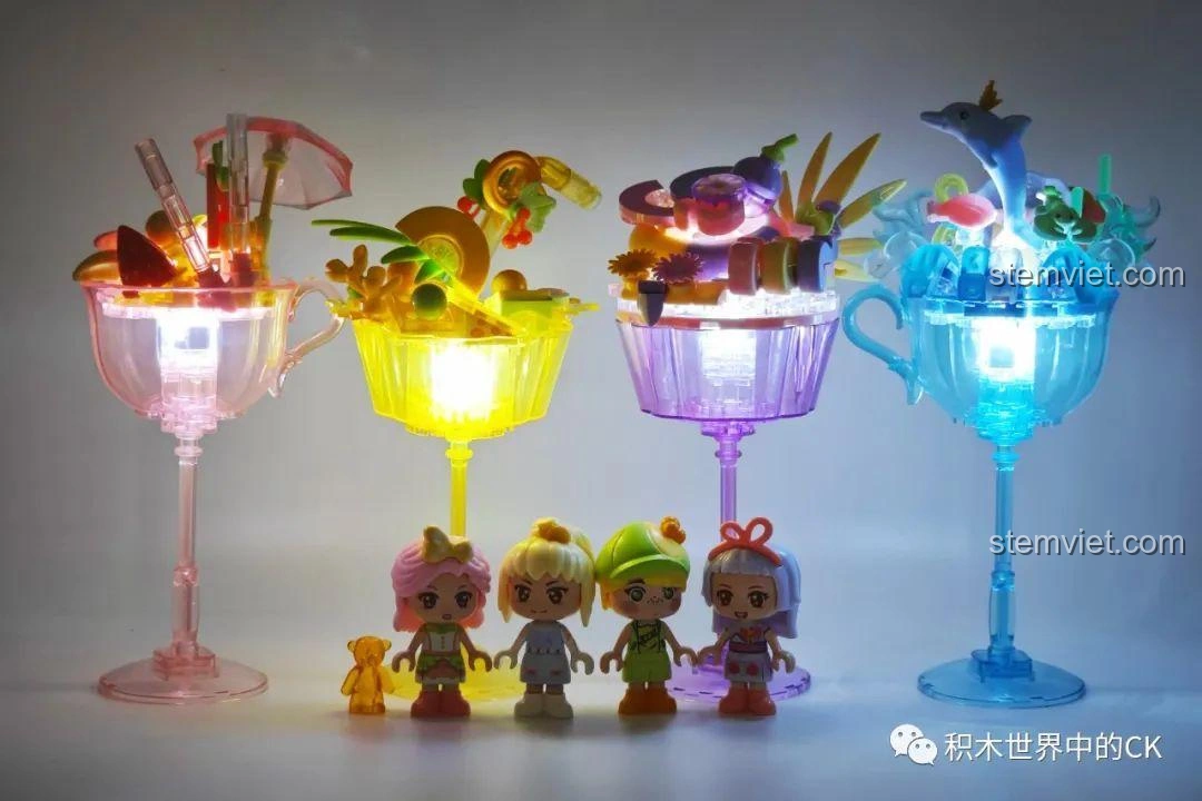 Bốn mô hình Đèn Bánh Pudding Lấp Lánh SEMBO phát sáng trong bóng tối, đèn LED đổi màu tạo hiệu ứng huyền ảo.