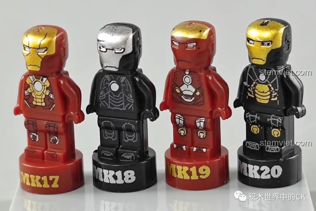 Bốn minifigure Iron Man MK17, MK18, MK19, MK20 với sự kết hợp màu sắc và chi tiết giáp độc đáo.