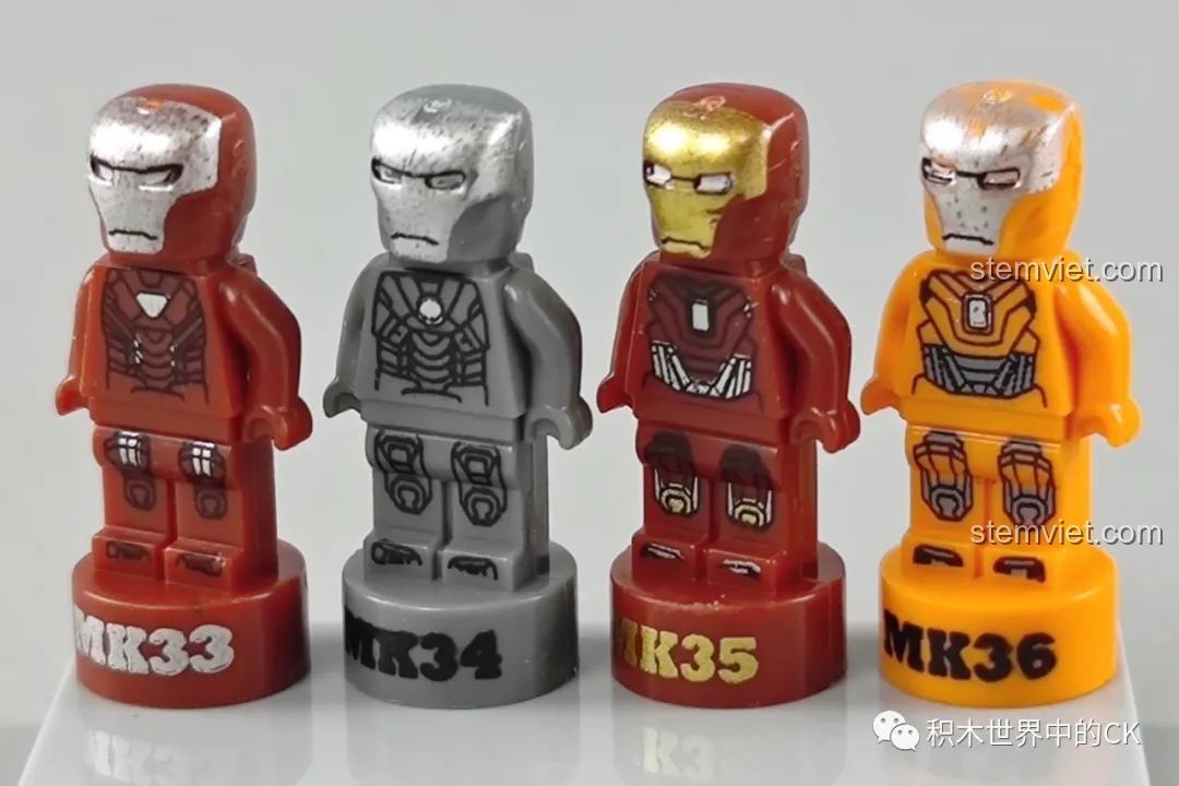 Bốn minifigure Iron Man MK33, MK34, MK35, MK36 với các biến thể màu sắc và thiết kế giáp độc đáo.