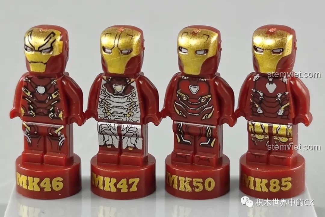 Bốn minifigure Iron Man MK46, MK47, MK50, MK85, các phiên bản giáp biểu tượng trong Vũ trụ Điện ảnh Marvel.