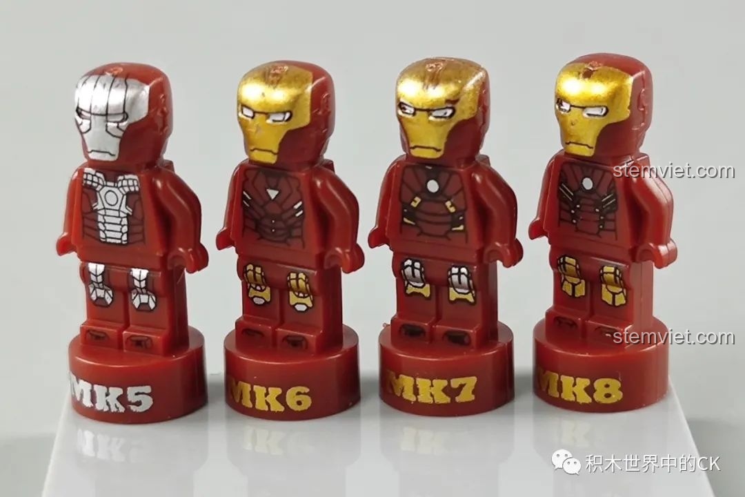 Bốn minifigure Iron Man MK5, MK6, MK7, MK8 với các thiết kế giáp khác nhau của bộ sưu tập DLP8801.