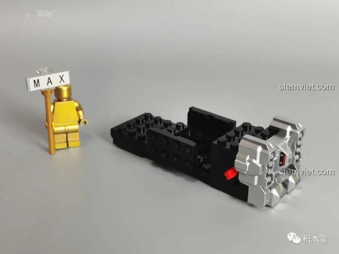 Quá trình lắp ráp phần khung cơ bản của mô hình đồ chơi xe đua QQ Tốc Độ Enlighten 74011.