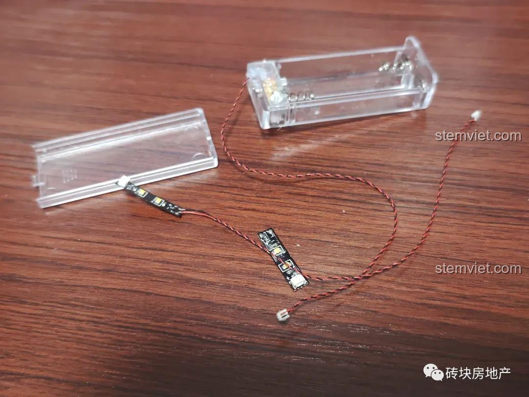 Bộ đèn LED đi kèm đồ chơi lắp ráp TV Snoopy LN8081