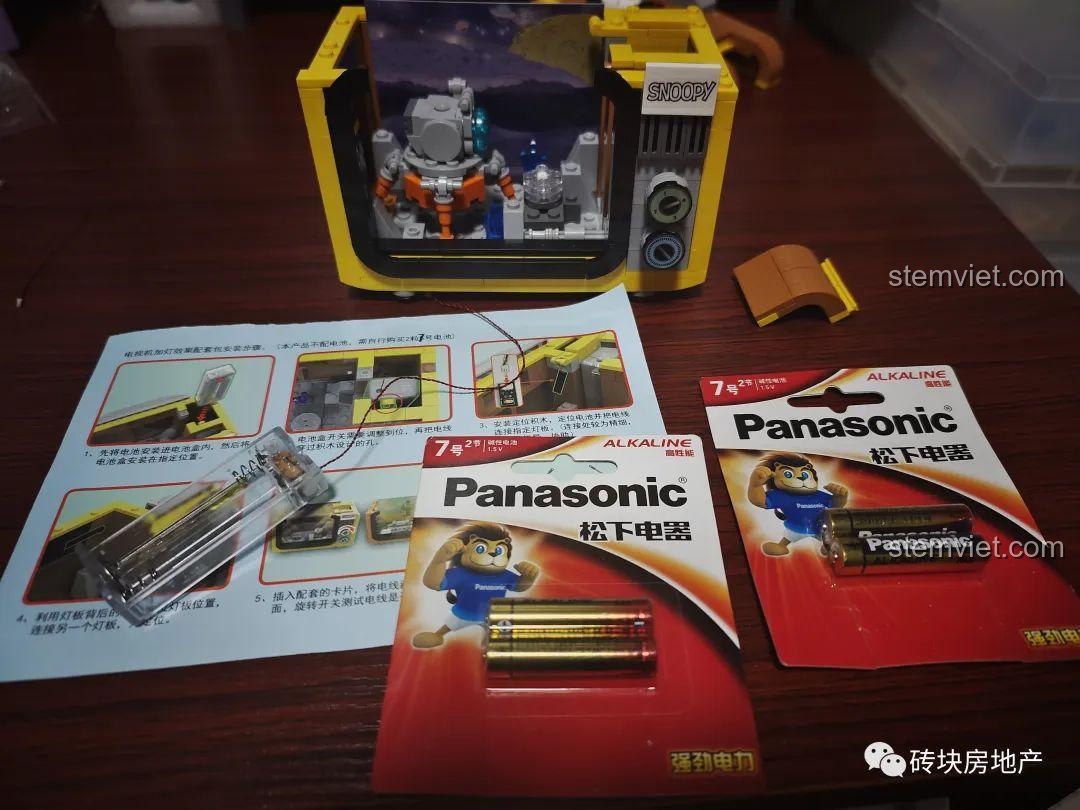 Lắp đèn LED và hoàn thiện đồ chơi TV Snoopy LN8081