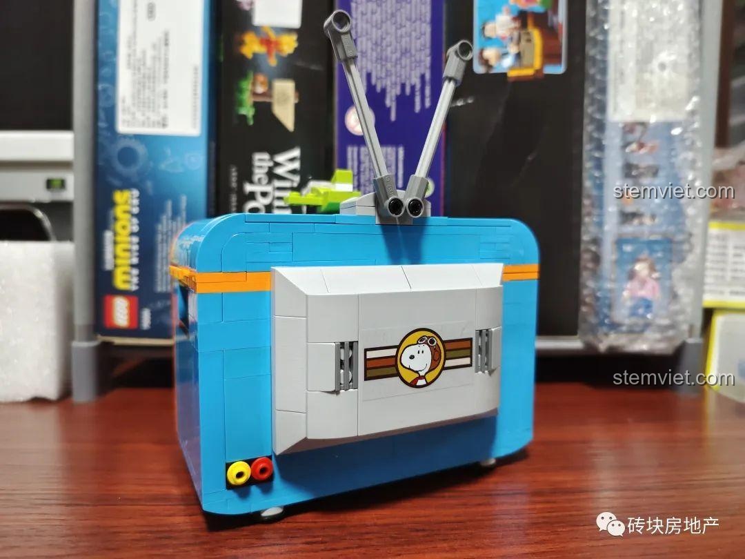 Mặt sau đồ chơi TV Snoopy LN8082