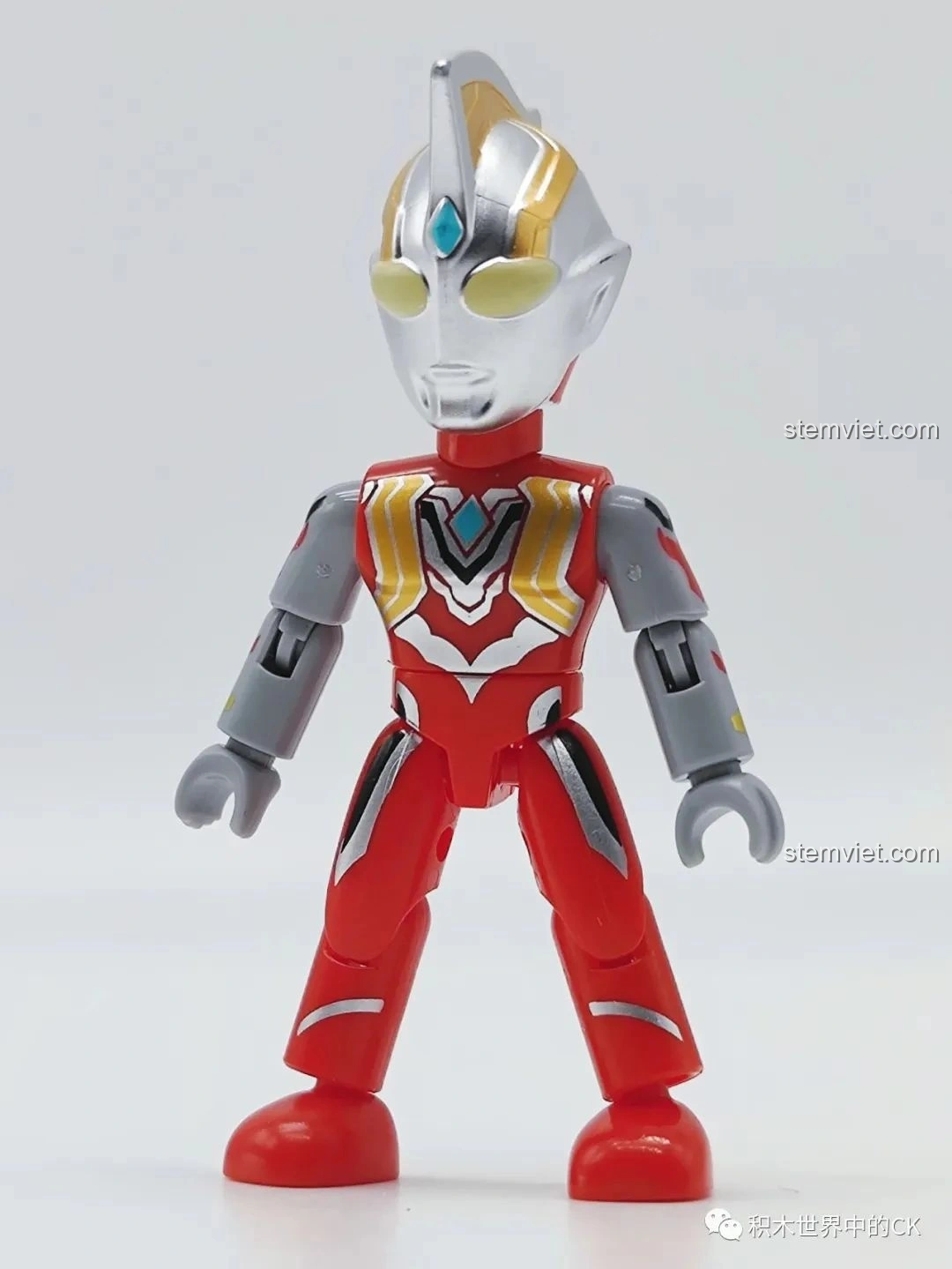 Mô hình Đặc Lợi Già Ultraman Cường Lực Hình (75025-7) đứng thẳng, chi tiết giáp và màu sắc nổi bật.