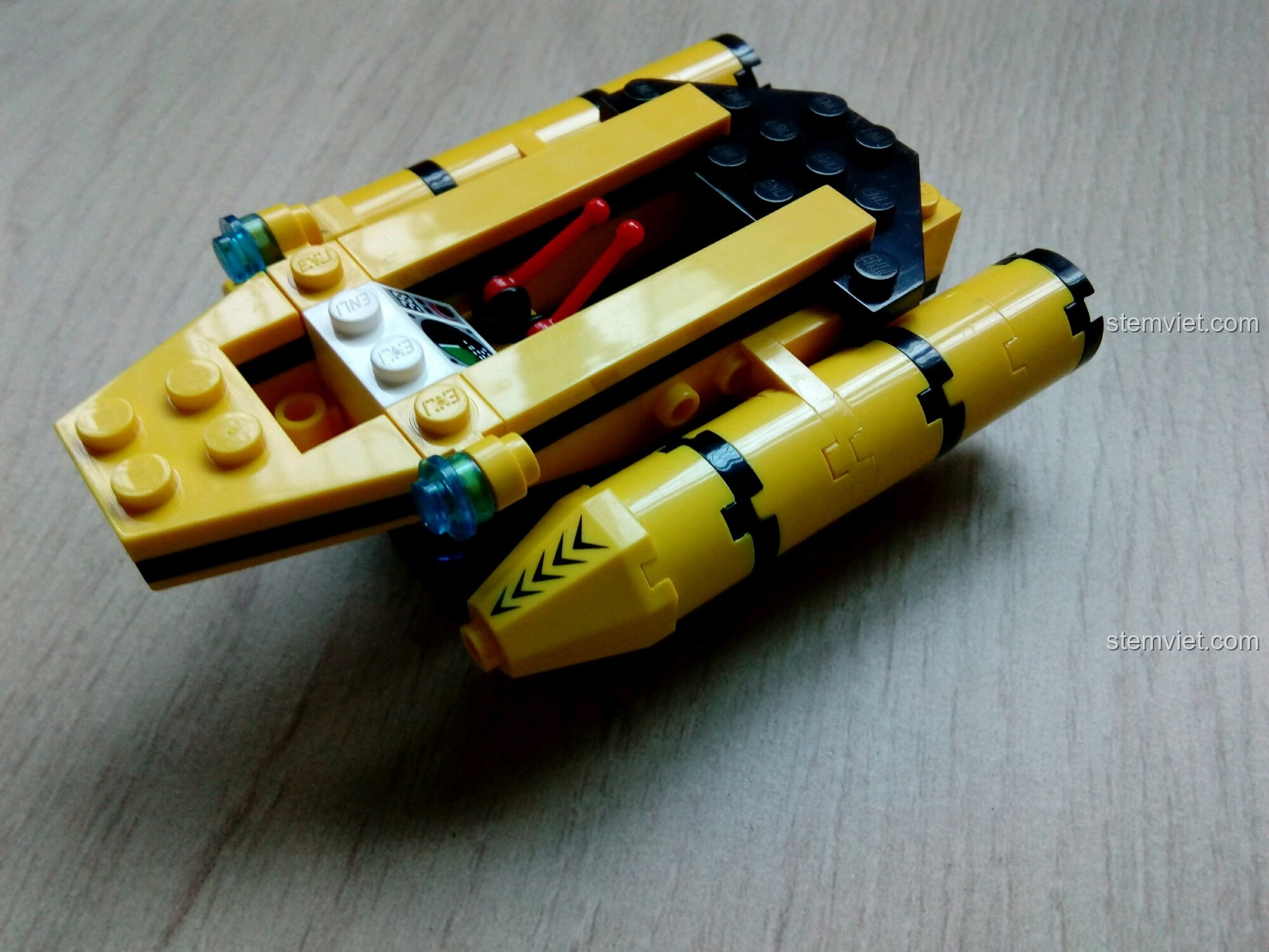 Tàu Ngầm Quan Sát Cá Heo Enlighten 1215 gần như hoàn thành, chỉ còn thiếu một vài chi tiết cuối cùng. Cảm nhận QMAN 1215 Tàu ngầm thám hiểm đại dương.