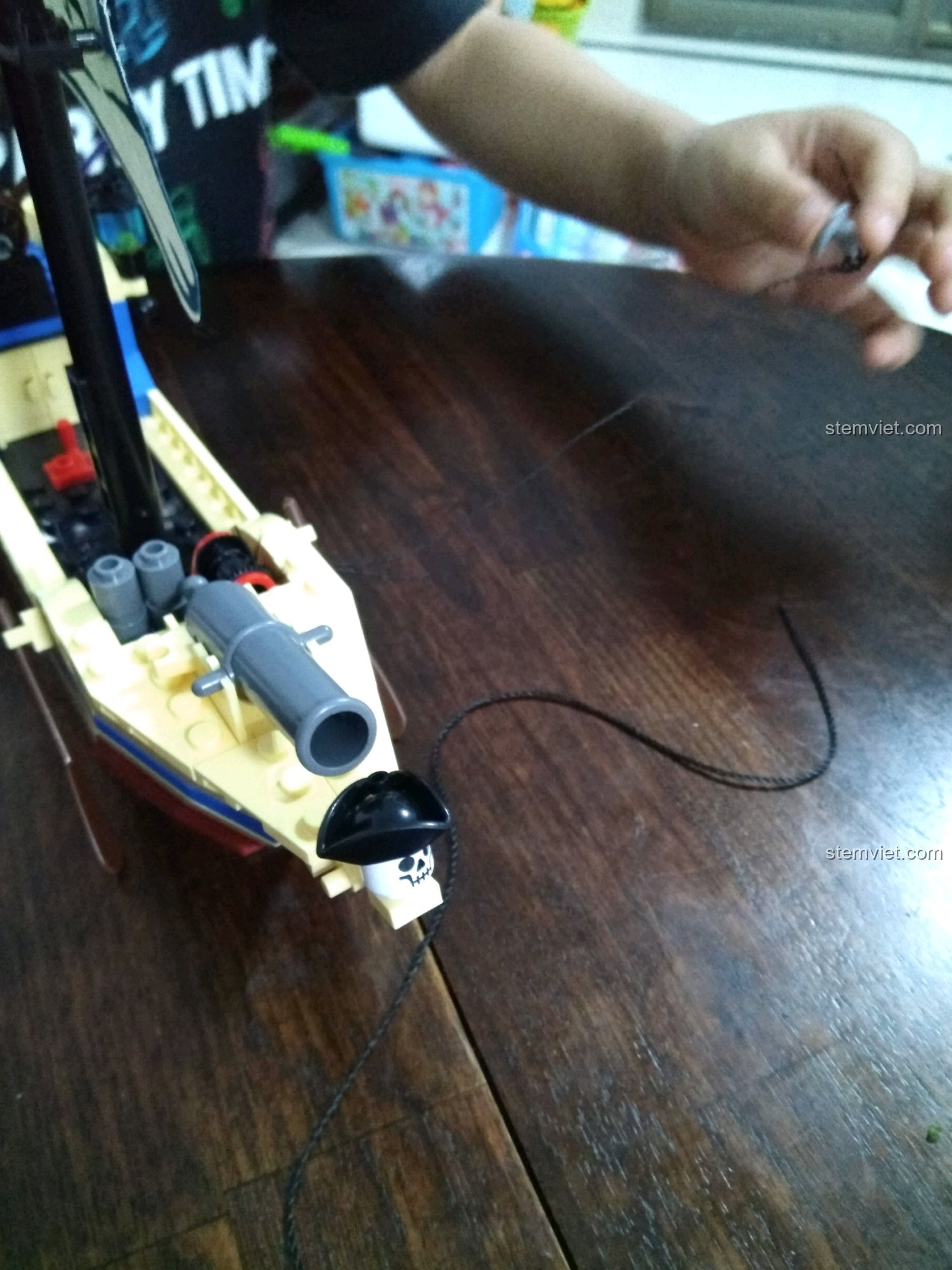 Chi tiết khẩu đại bác trên Tàu Hải Tặc Minh Châu Enlighten 304, sẵn sàng khai hỏa.