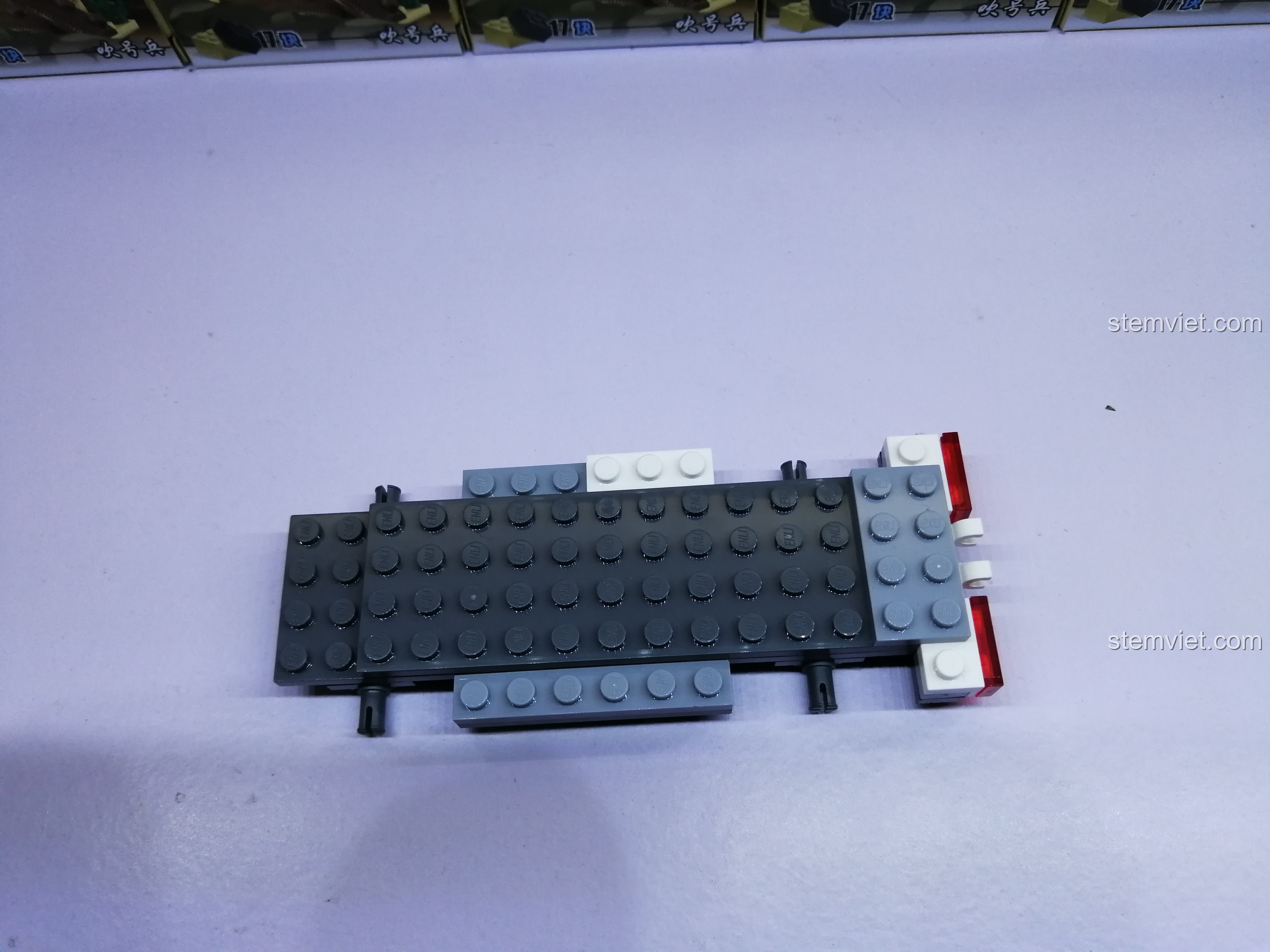 Tiếp tục lắp ráp khung gầm xe bán tải quân sự Enlighten 3201, thêm các chi tiết cơ bản.