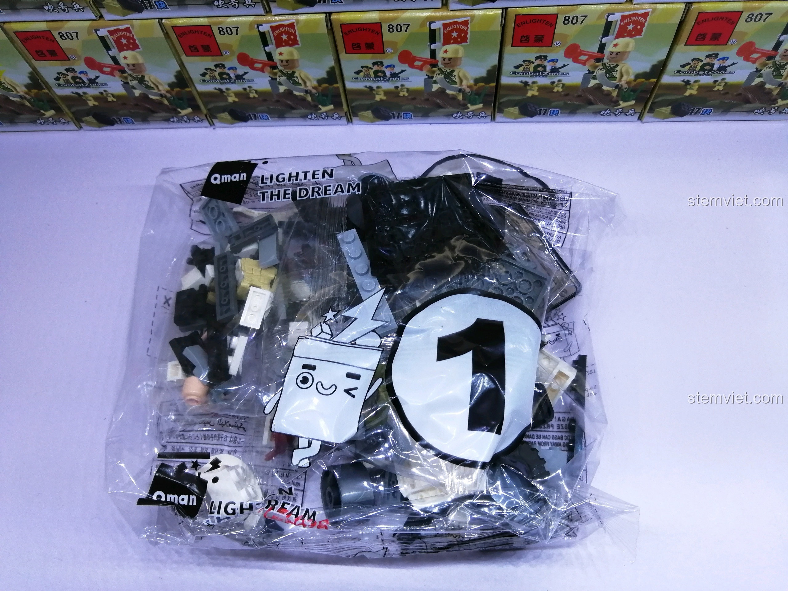 Túi đựng các mảnh ghép đồ chơi lắp ráp Enlighten 3201 Xe Bán Tải Quân Sự, với 128 chi tiết nhựa ABS cao cấp.