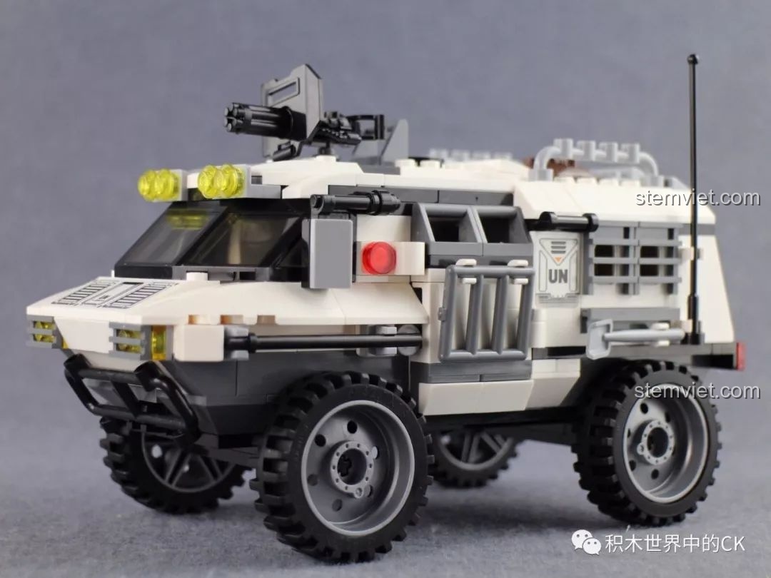 Tổng thể mô hình đồ chơi lắp ráp Enlighten 3204 Xe Bọc Thép Quân Sự Thunder Mission đã hoàn thành.