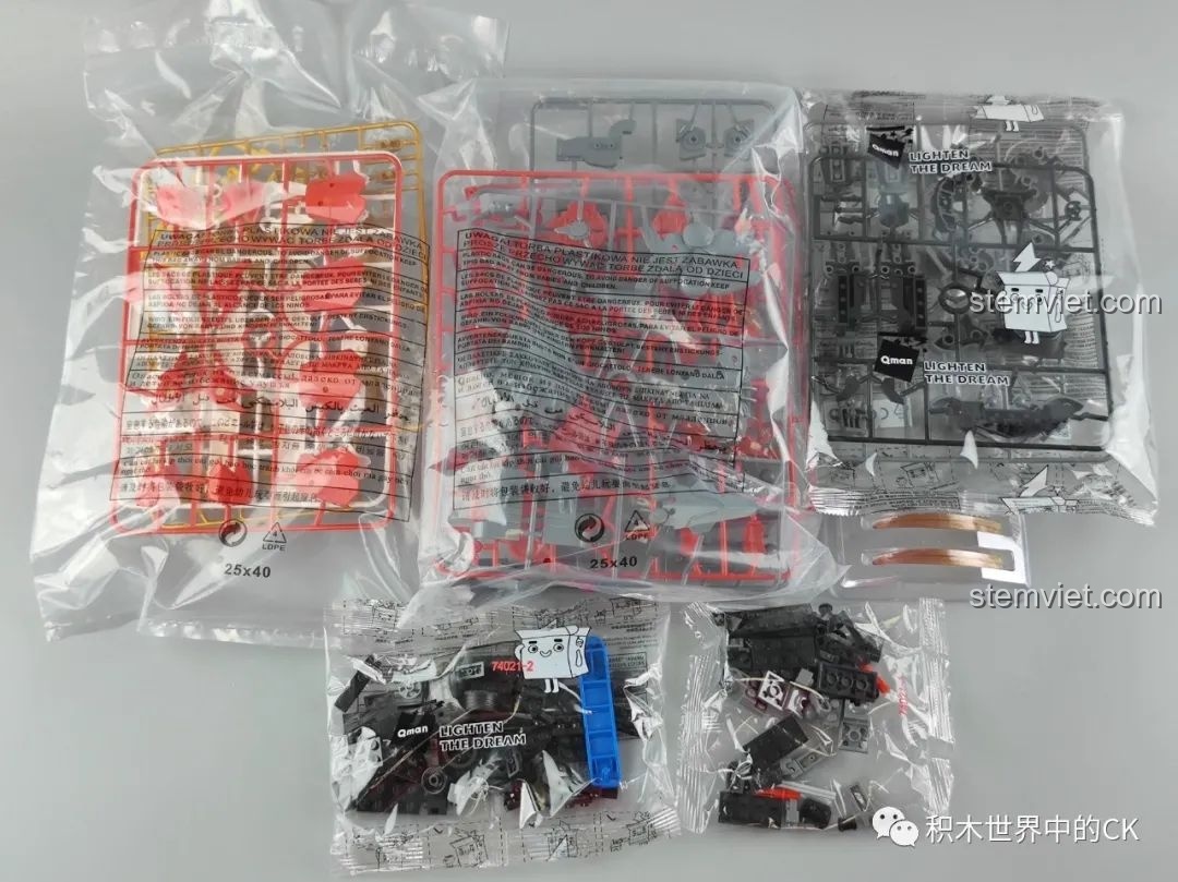 Trang hướng dẫn lắp ráp của bộ Enlighten 74021 Tôn Ngộ Không, minh họa các bước lắp ghép phức tạp của mô hình robot.