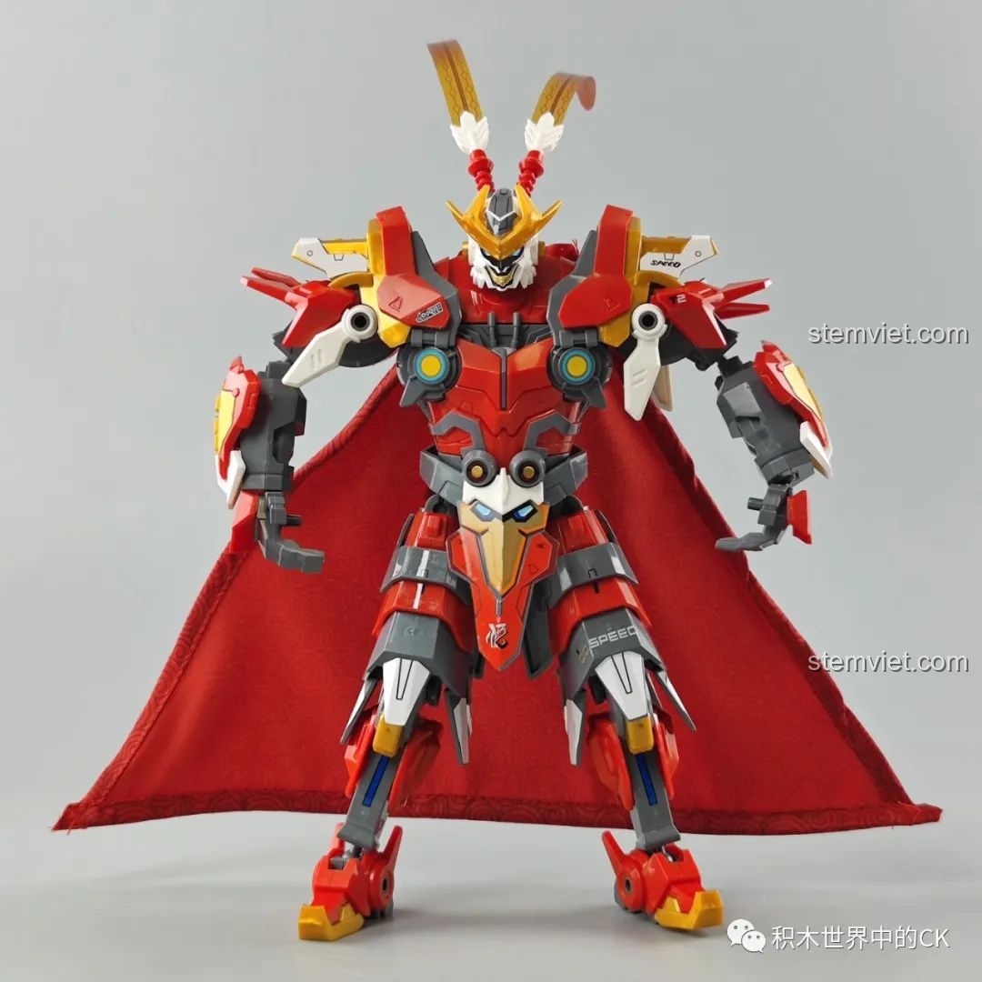 Mô hình robot Tôn Ngộ Không Enlighten 74021 trong tư thế sẵn sàng tấn công, thể hiện sự mạnh mẽ và uy lực của nhân vật.