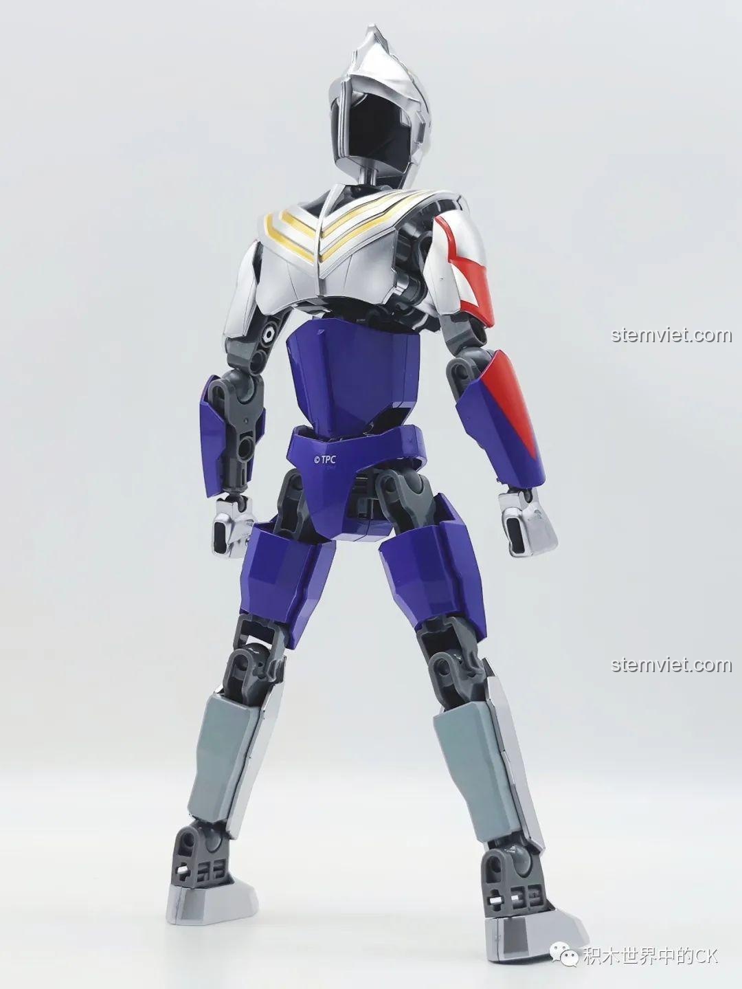 Mặt sau của mô hình lắp ráp Enlighten 75019 Orb Ultraman Orb Origin, chi tiết khớp.