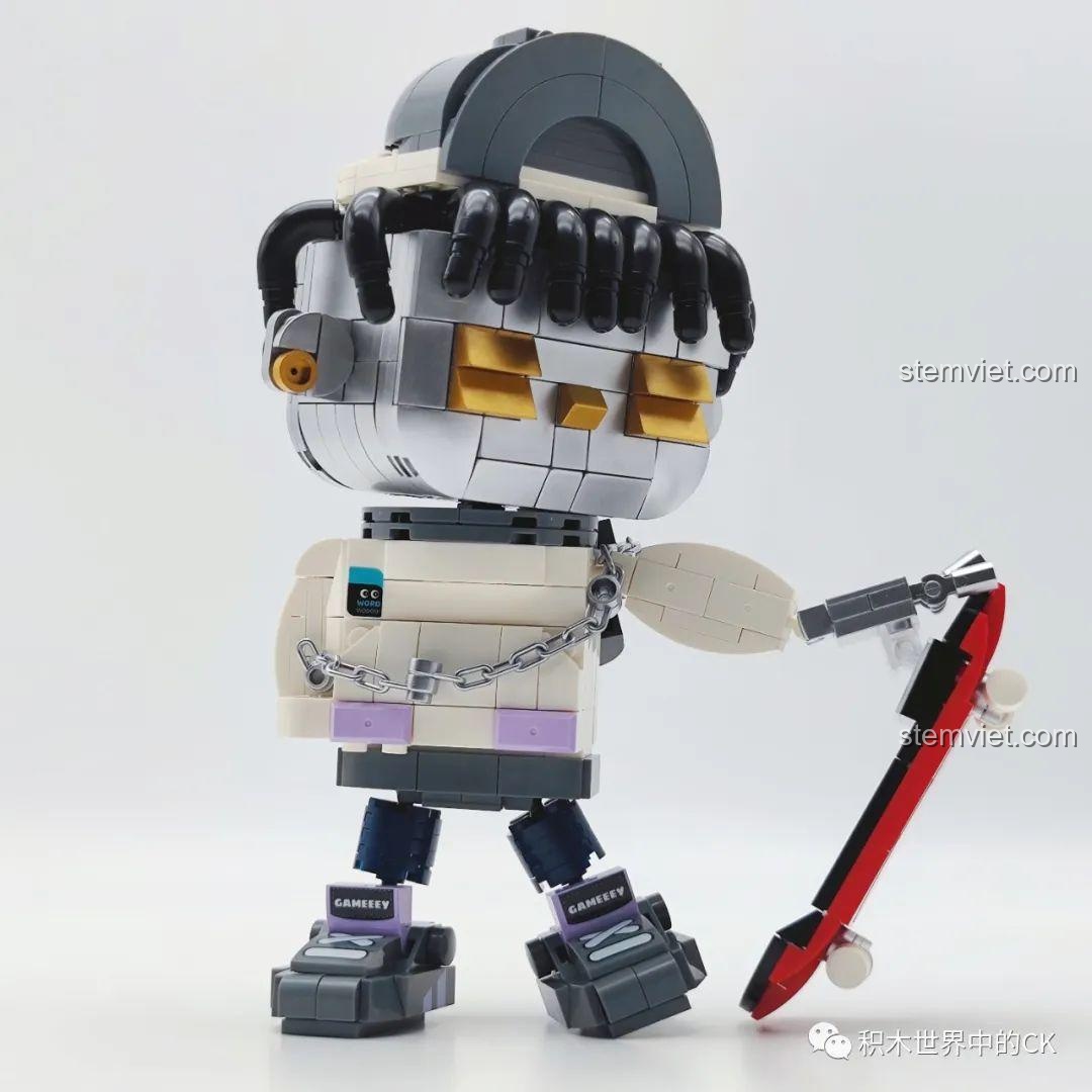 Bộ đôi mô hình Gameeey Trượt Ván W9001 và Gameeey Phun Sơn W9002 đã hoàn thiện, đứng cạnh nhau.