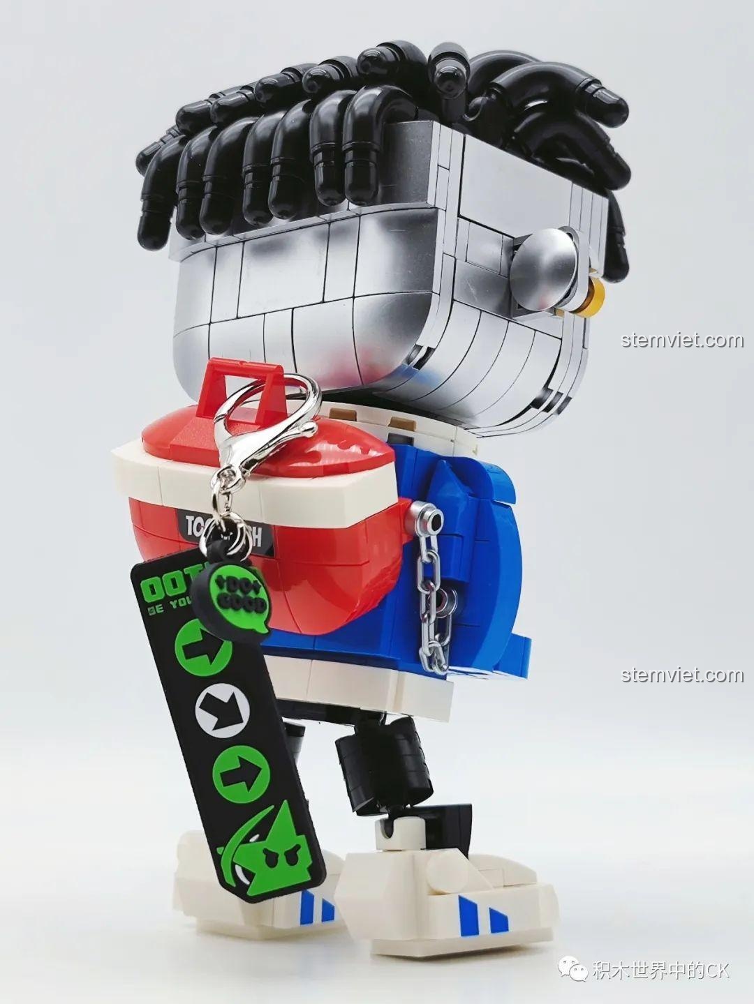 Mô hình Gameeey Phun Sơn W9002 đã hoàn thiện, đứng thẳng, sẵn sàng trưng bày.