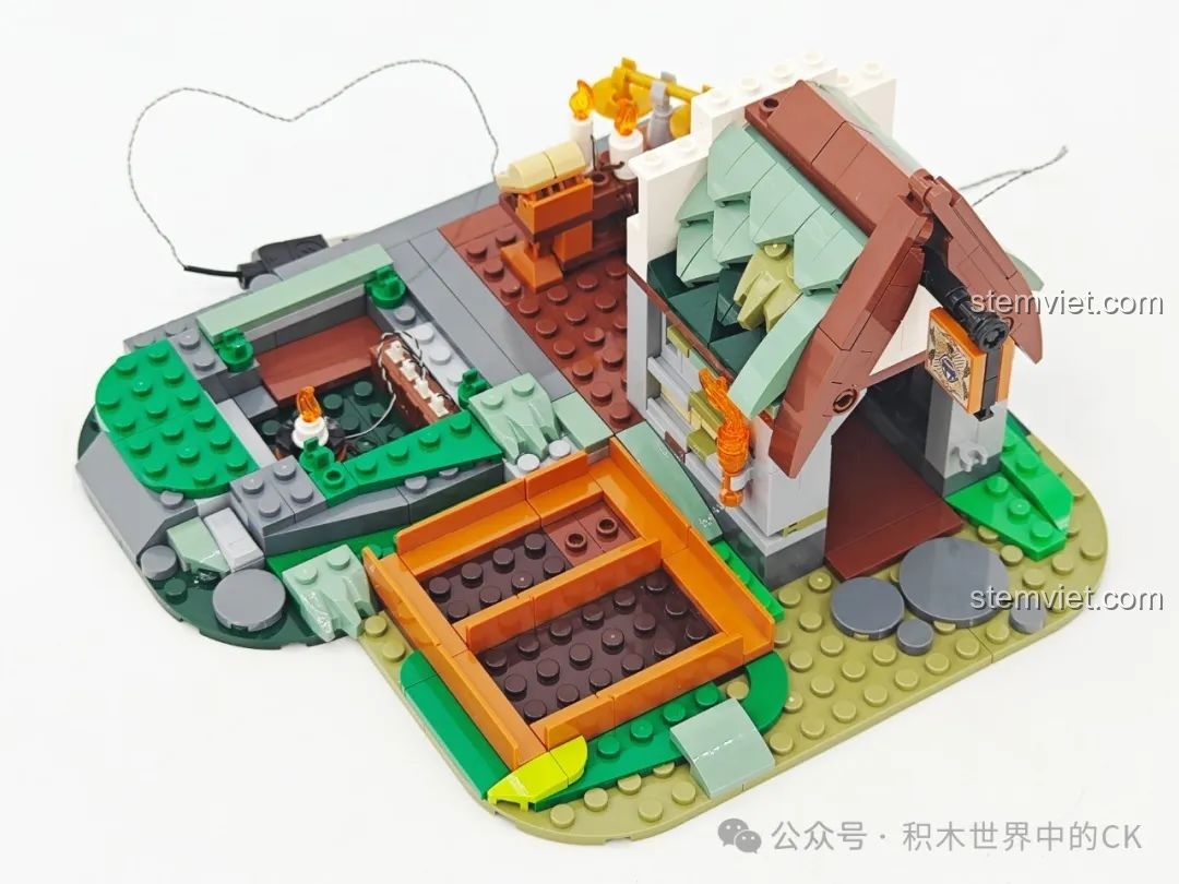 Tiến độ lắp ráp bộ FunWhole F9024 Tiệm Thuốc Thời Trung Cổ, phần nền và cấu trúc cơ bản.