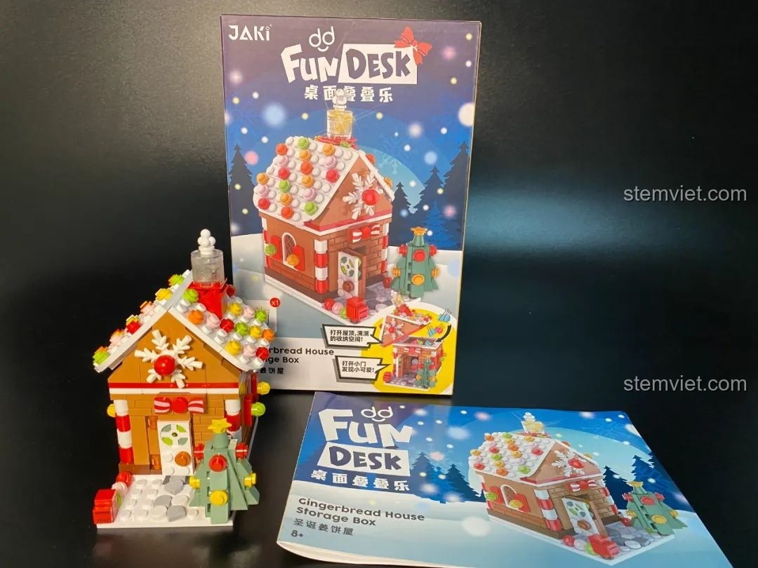 Các linh kiện đồ chơi lắp ráp JAKI JK5108 Gương Giáng Sinh với nhiều màu sắc và chi tiết nhỏ.