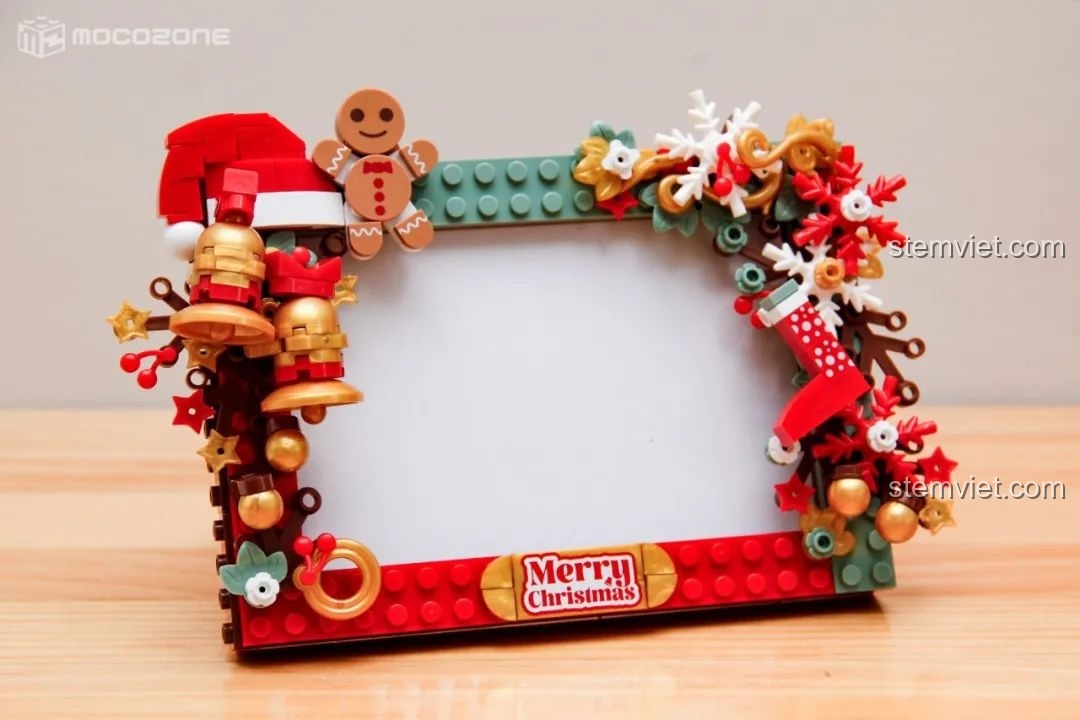 Cấu trúc dây treo của Vòng Hoa Giáng Sinh JK5118, được lắp ráp từ các mảnh ghép nhỏ.